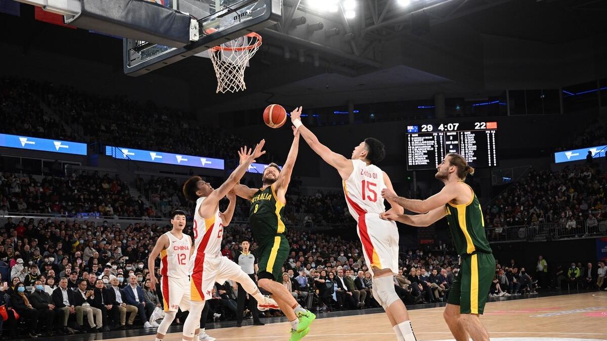 中国男篮|澳大利亚高兴早了，国际篮联官宣，中国男篮世预赛收意外惊喜