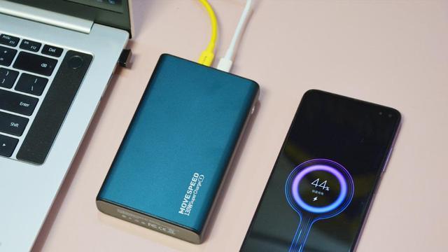 笔记本|经常出差，需要给手机和笔记本选什么配件，这四款很实用！