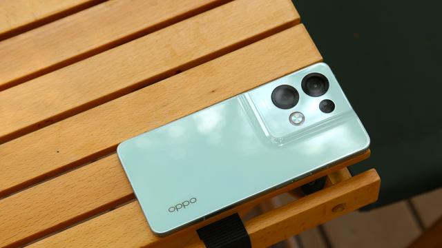 一加科技|封装工艺再升级！Reno8 Pro+屏占比高达93.4%，屏幕观感惊艳