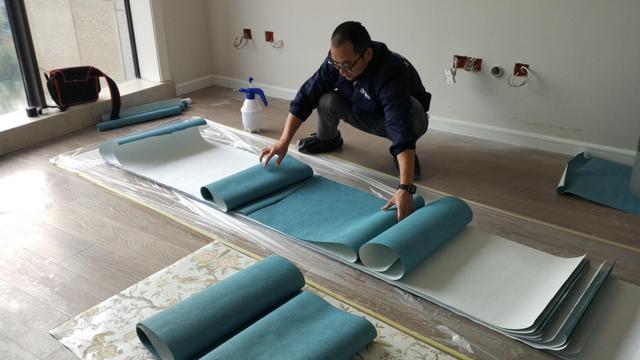 墙面装修材料怎么选：穷选乳胶漆，富选壁布，别选壁纸