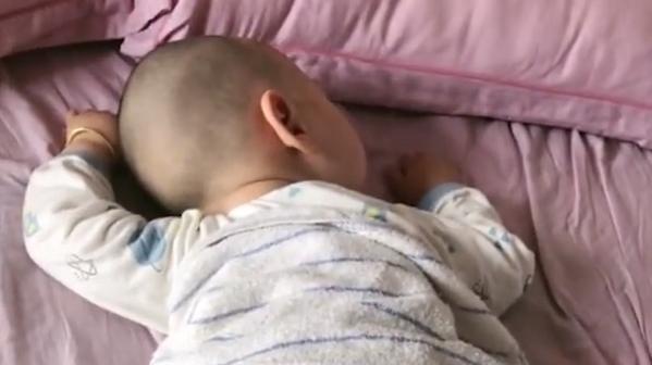 |安徽一男子钓鱼扭伤腰妻子袖手旁观，细数月子期间遭遇：宝妈都懂