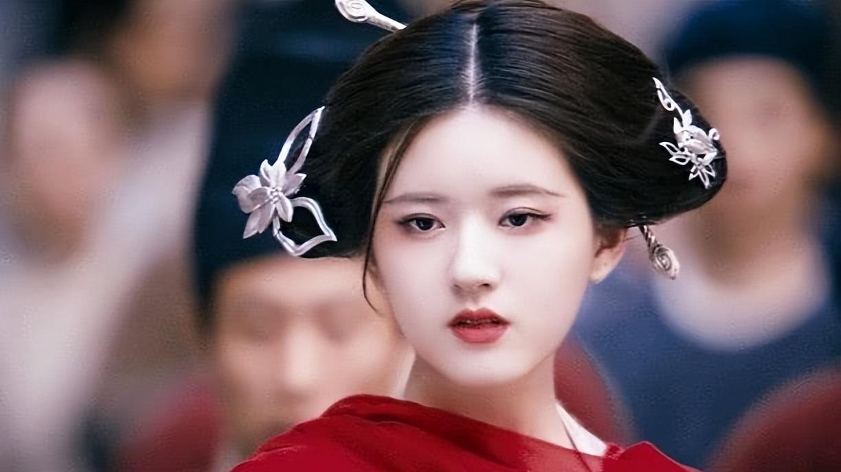 赵露思|相同人设勇闯娱乐圈的明星：任嘉伦、赵露思、成毅你最佩服谁？