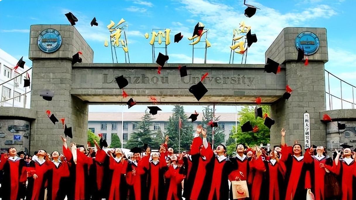 穿衣搭配|令人心动的offer中，清华学霸投200份简历没人要，大学生真的好难