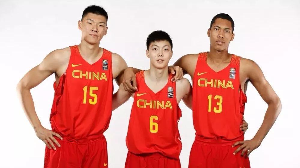 范子铭|季后赛场均4分入选国家队！感谢杜锋，争议内线渴望证明自己