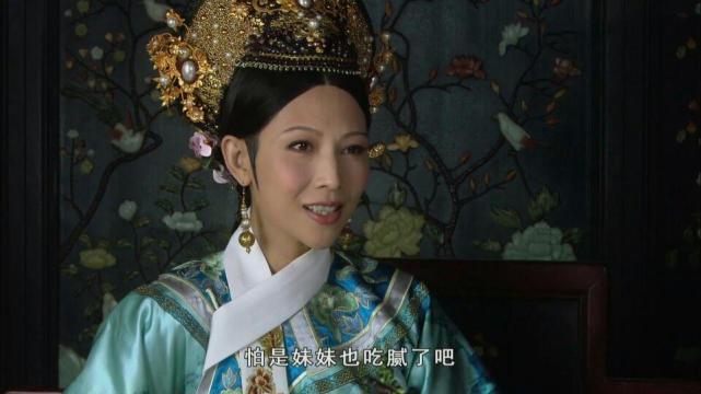 华妃|在《甄嬛传》中，开场就被华妃谋杀惨死的福子，皇后送她到翊坤宫究竟是何用意？