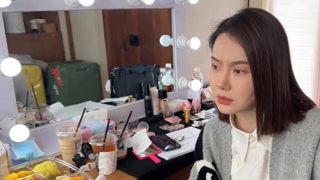 戚薇|38岁戚薇官宣二胎生子，孕期身材发福胖一圈