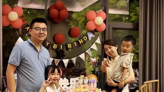 杜新枝|要反转？杜新枝发长文阐述人生轨迹回怼何教授，称我们一点都不坏