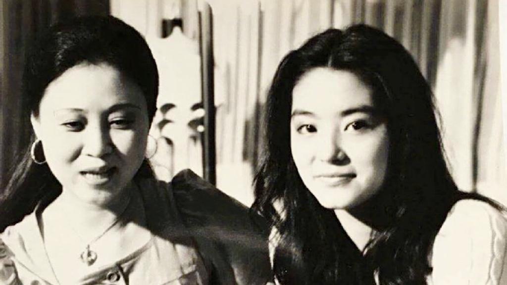 林青霞|恭喜！67岁林青霞获香港大学名誉博士学位，与杨振宁教授齐名