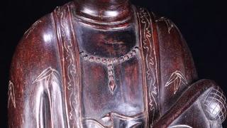 紫檀|回流：老紫檀木雕镶银丝观音立像。