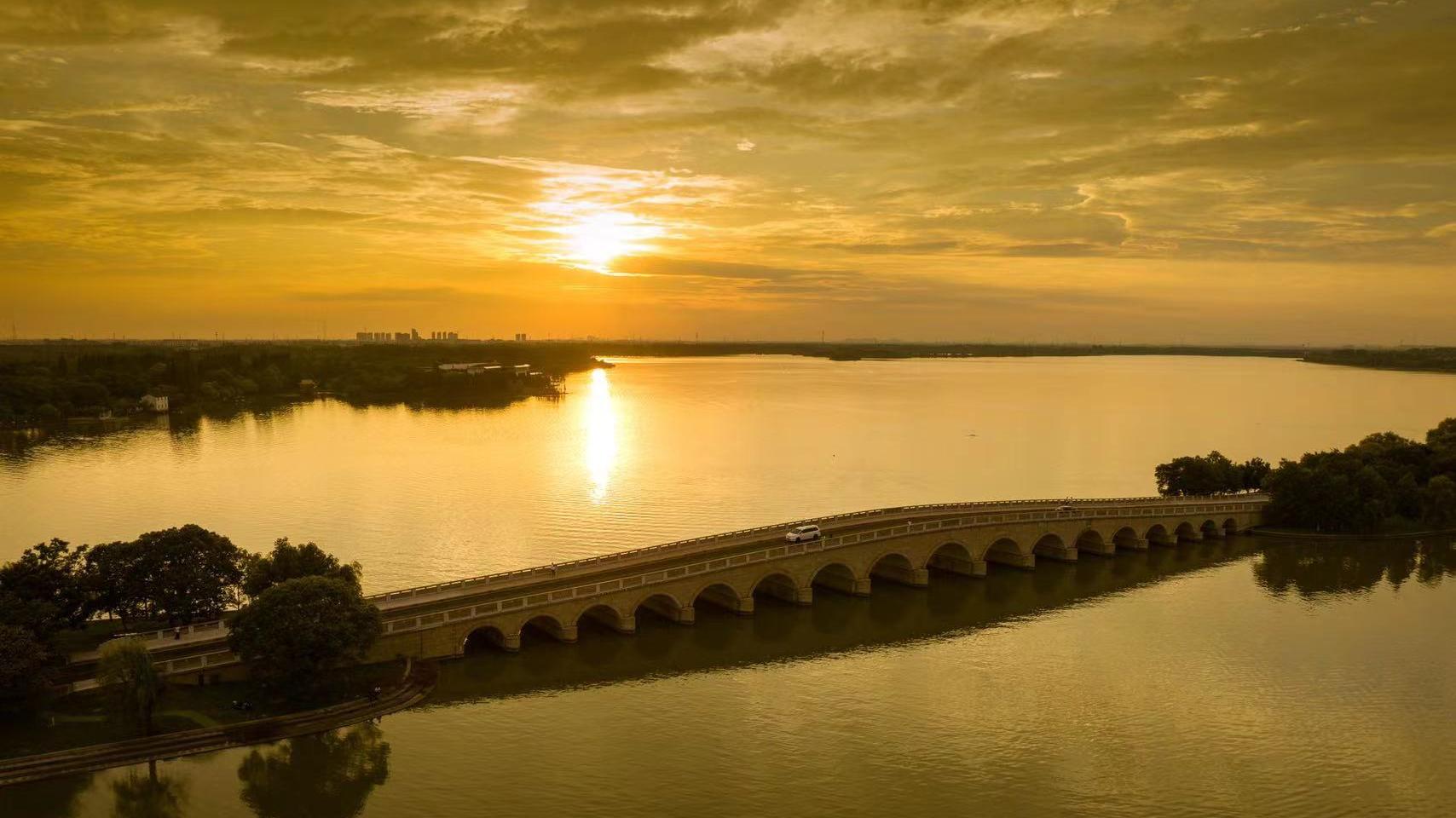 常熟|常熟尚湖因商末姜尚避纣王垂钓于此而得名。清风醉晚霞 夕阳无限好