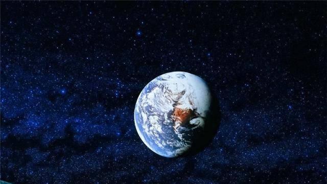 月球背面的“秘密”被揭开？中国卫星传回图像，其实霍金说的没错