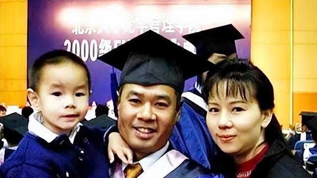 高马尾|“体操王子”李宁身价百亿，58岁头发脱落，59岁妻子仍风韵犹存！