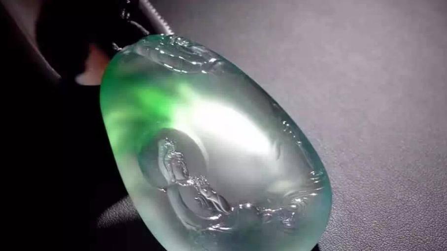 |翡翠知识的干货，决定翡翠价值的因素，带来不同的价值差异