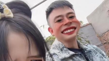 滨州|网红安妮田斌空降滨州看望师娘，阿尤根盛情款待，师徒同框心情好