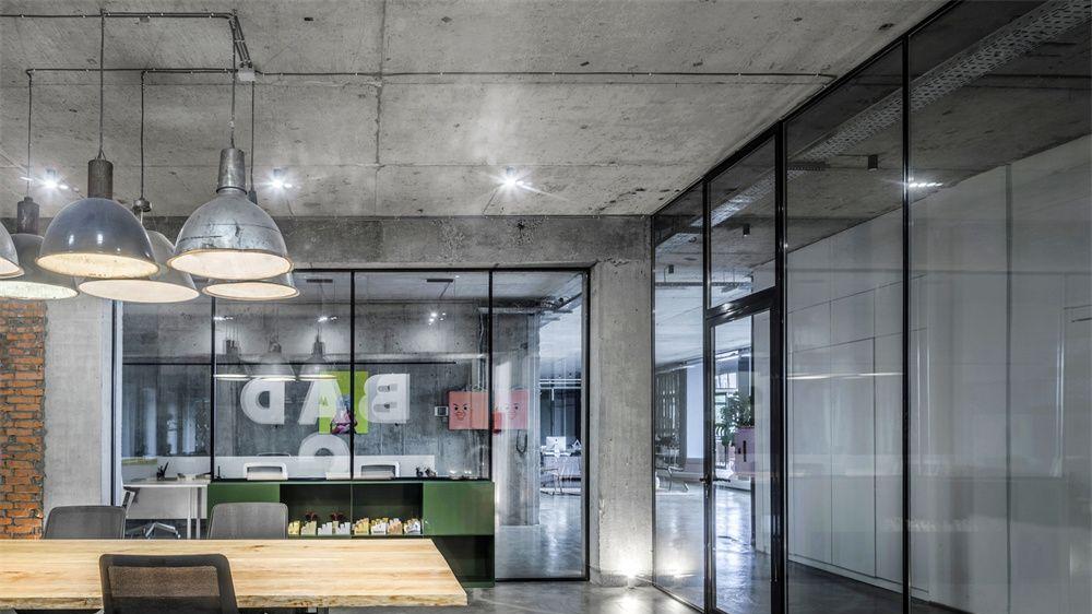 经典|【幸福金芒果】昆明办公室装修设计|工业风的办公室，随手一拍都是大片！