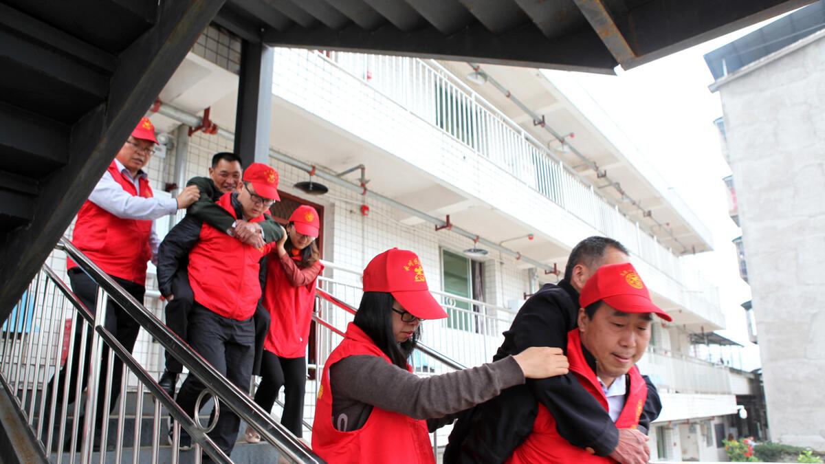 选调生|选调生陆续开启招聘，五险一金有编制，少数人有资格报名！