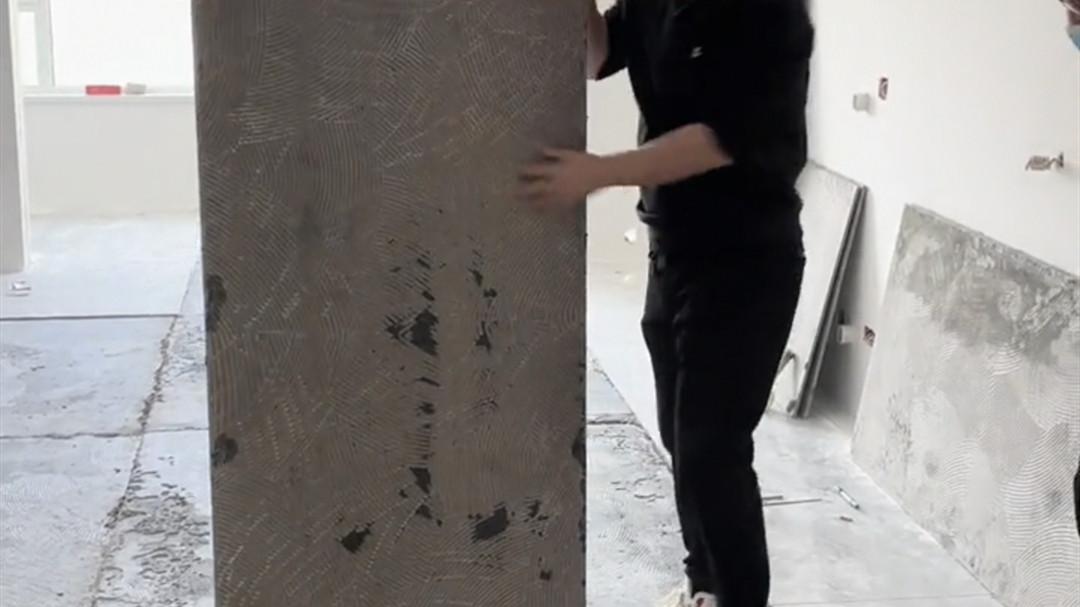 贴好的瓷砖大板用吸盘能完整拿下来，哪里出问题了?