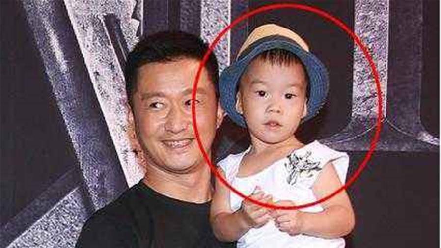 吴京|吴京的儿子叫“吴所谓”，本以为够随意，不料袁泉女儿名字更让人出乎意料