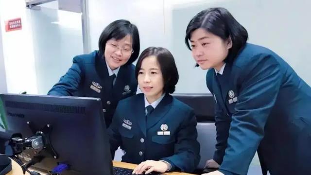 张爱萍|军队文职待遇香甜，却90%的人都考不上，普通毕业生差在哪里？