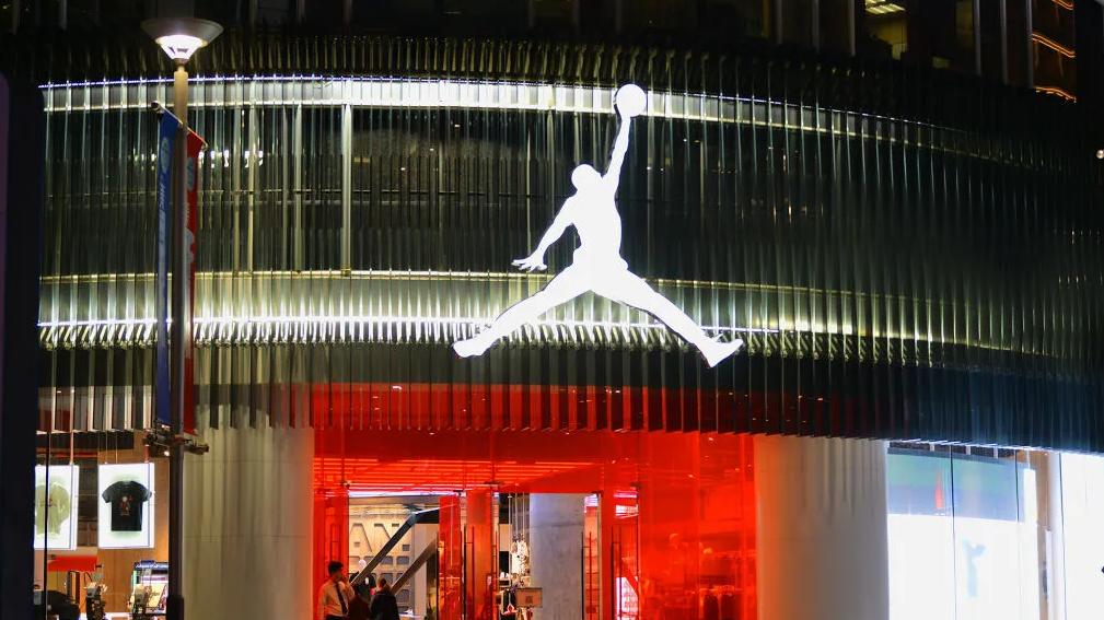 预估300万到第一年冲破1亿！乔丹与Nike签下世纪交易的关键时刻！