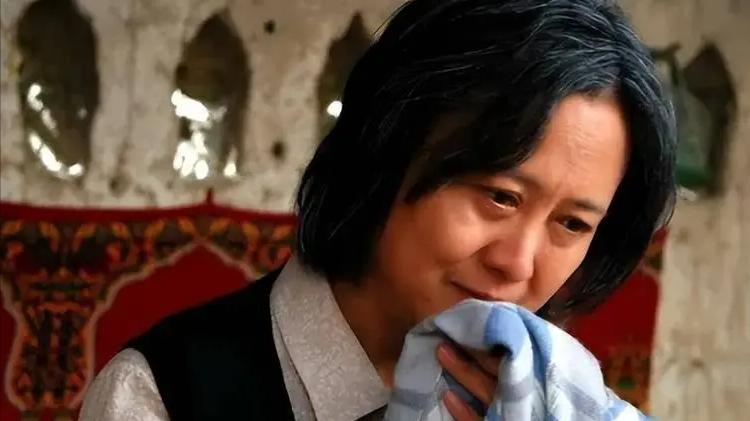 柏寒|柏寒临终前，把儿子托付给35岁海清，10年后儿子过得怎么样？