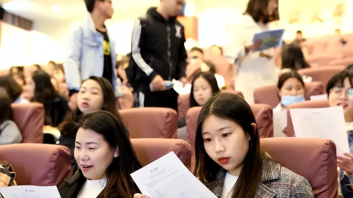 招聘|中国烟草招聘正式工，无需笔试、面试通过就能上岗，月薪超9000元