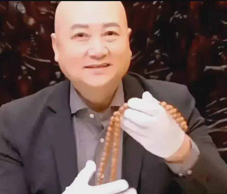 |迟重瑞：我的黄花梨手珠，卖给明星要500万，今天谋福利只要4800