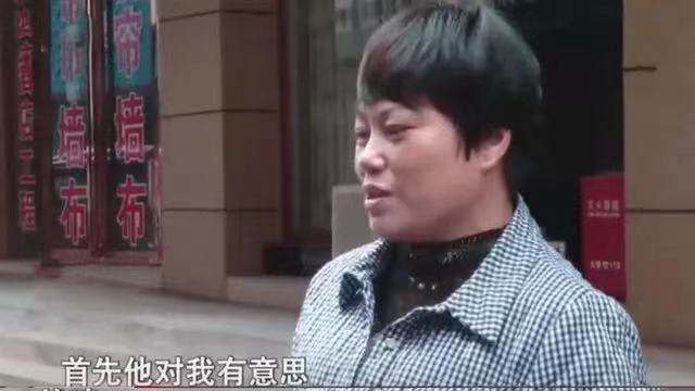 因为饭菜咸，71岁老人挨了一巴掌，看完他的经历：活该，咎由自取