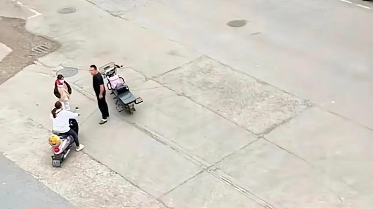 浙江男子出差提前回来想给妻子惊喜，发现妻子和别人在宾馆！