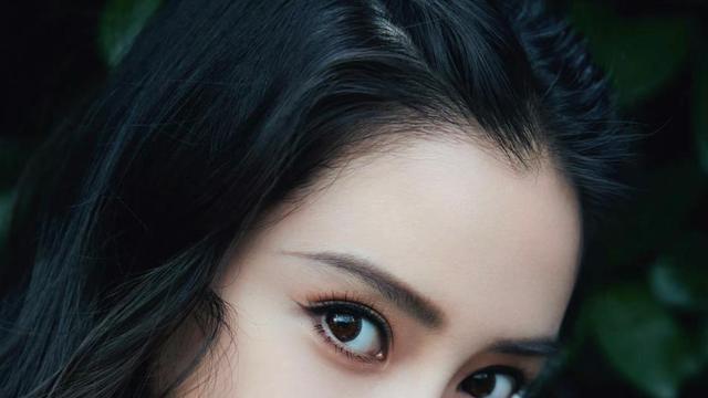 Angelababy|杨颖营业频率太高，粉丝：让姐姐休息一下，红血丝都出来了