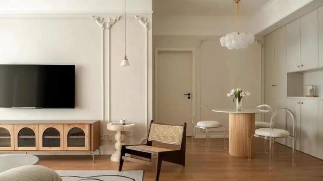 看了她家，才知道什么叫岁月静好，装修简约又耐看，是理想中的家