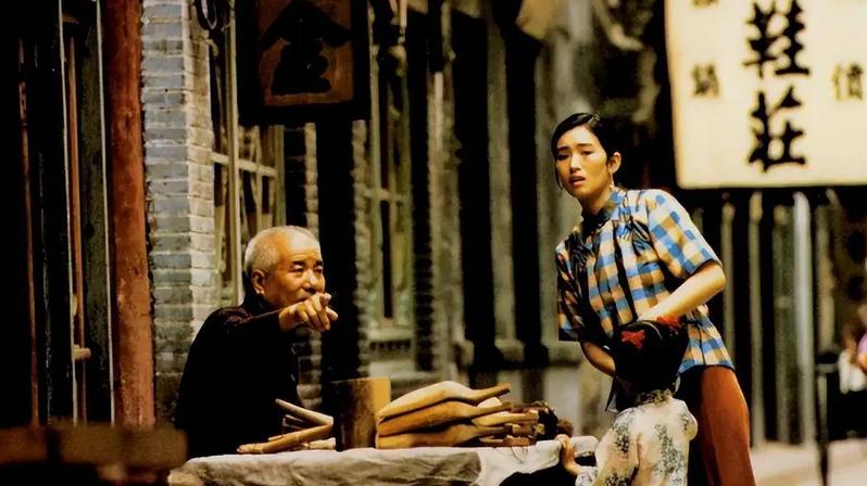 活着|《活着》：三大巨星合作的知名巨作，将人生真谛诠释得淋漓尽致