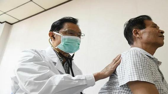 钟南山说：我不是神，既然不是神就会犯错，也会预判失误