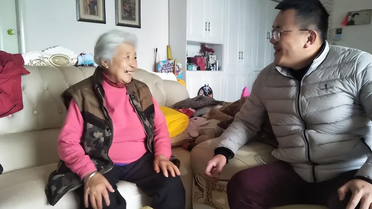 ?一位退休老教授的忧伤：3个孙女既漂亮又能赚钱，却都不结婚生子