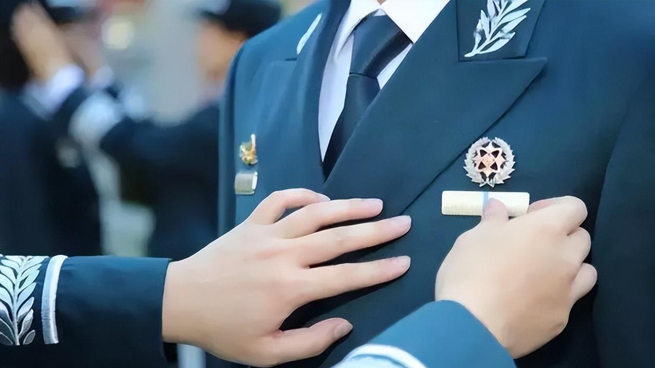 武警部队|武警部队招聘专业技能岗位文职人员，中专可报，毕业生上岸好机会