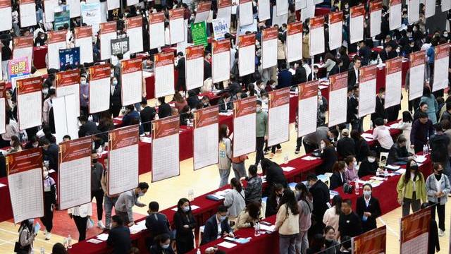 概念股|考985高校容易进科大讯飞难，招600人收到23万份简历，报录比3‰