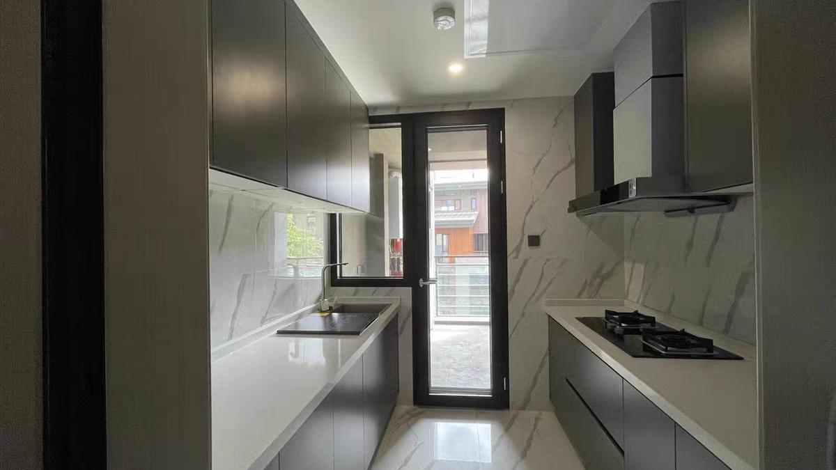 跟风选择岩板橱柜，日子久了，看似高级，踩到这6个坑才是真麻烦