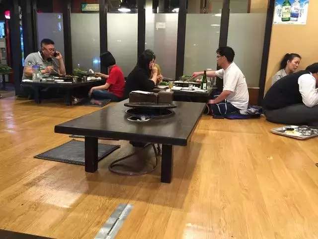 为什么日韩装修都铺木地板？今天终于看明白了！回家就砸瓷砖！