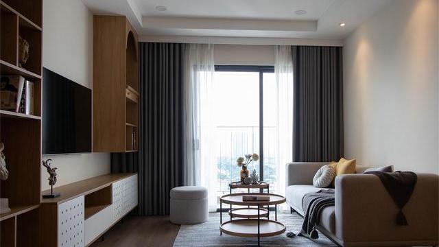 还是他机智，装修不随大流，原木白墙轻松打造简洁大方的新家