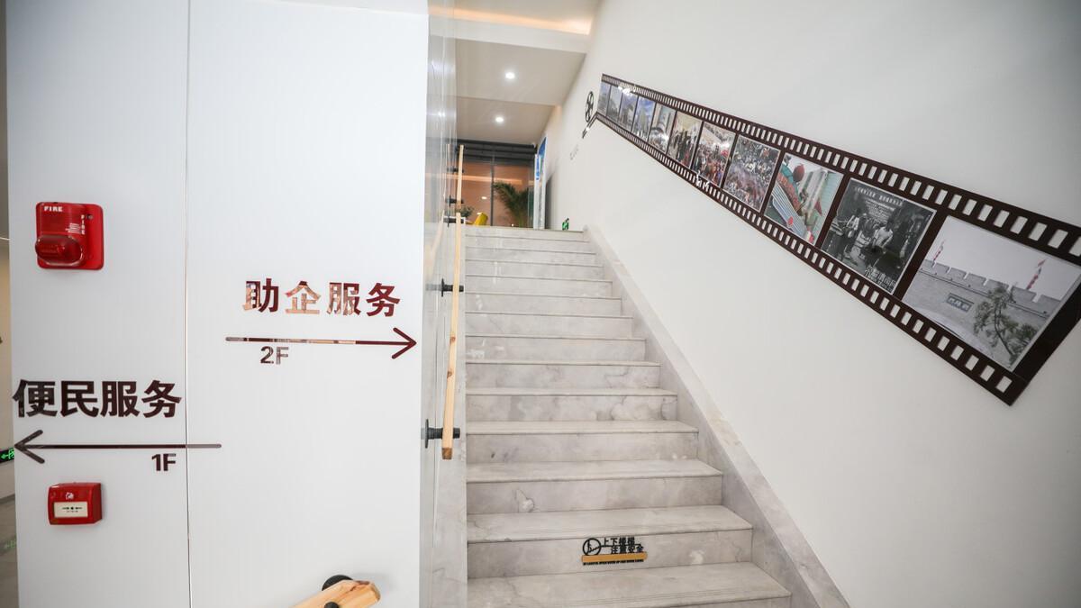 湖南浏阳街办上门殴打业主，被打者妻子发声求助，反被要求删视频