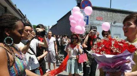 中国男子花5万娶了个非洲新娘，新婚夜当天，让男子难以启齿
