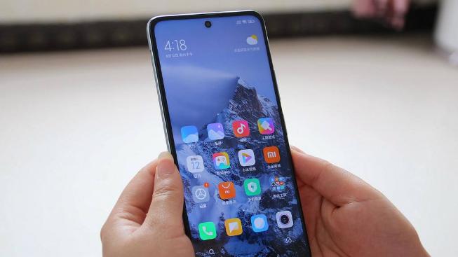 次世代|小米3用了三年，小米5s我用了两年我爸用了两年，小米8用了2年