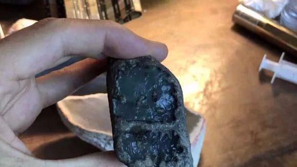 翡翠|小不点的翡翠原石，成品让人眼前一亮，越看越想看！