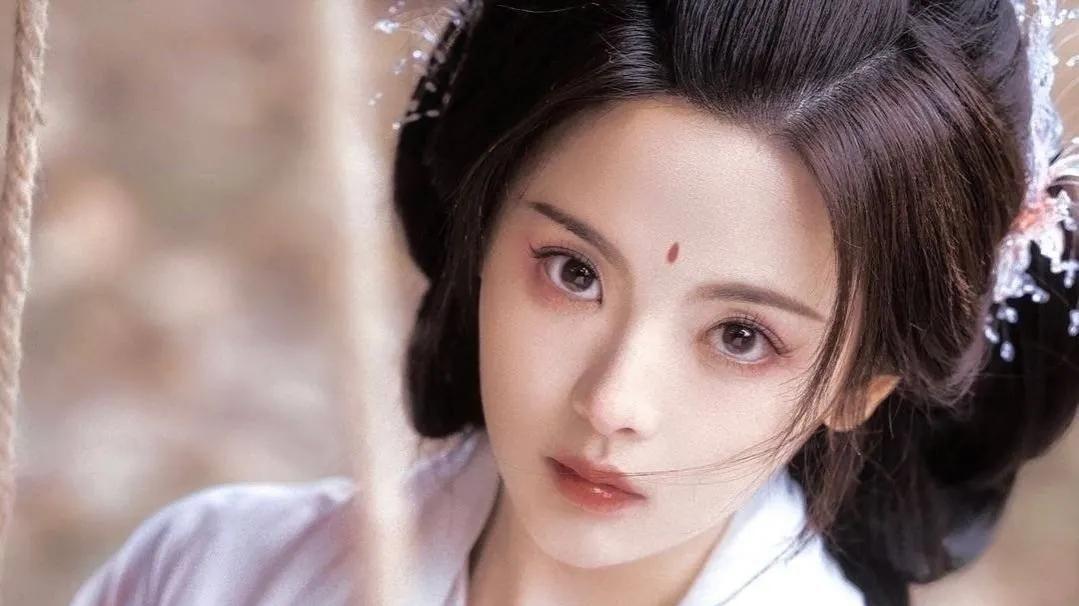 杨超越|杨超越妆容太美了，让《七时吉祥》未播先火，预约已破100w