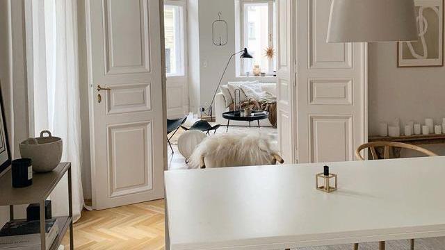 简单温馨的浅色系公寓，灰白色调，中古家具点缀，让家变得更轻松