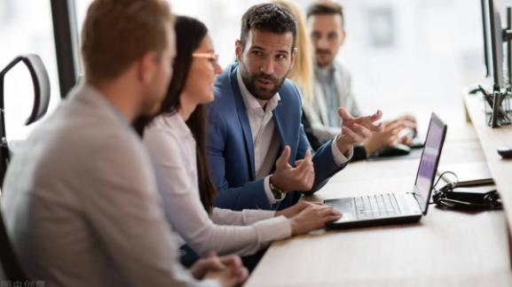 |上班时不能轻视“上班”这件事，除了提供收入，还有很多意义