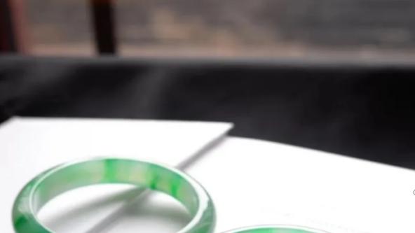 翡翠手镯|翡翠手镯什么样的尺寸最适合你，你选对了吗？