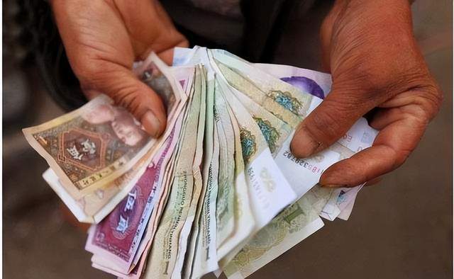 Java|一年前纠结要不要买1300块的电动车，一年后他就赚了154W