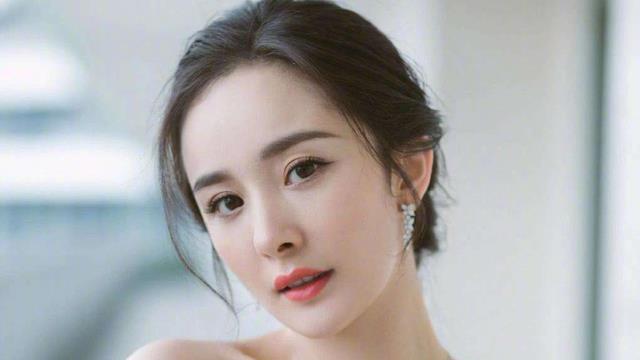 刘诗诗|同样是85花女星，杨幂事业红火，刘诗诗强势复出，唐嫣却在家带娃