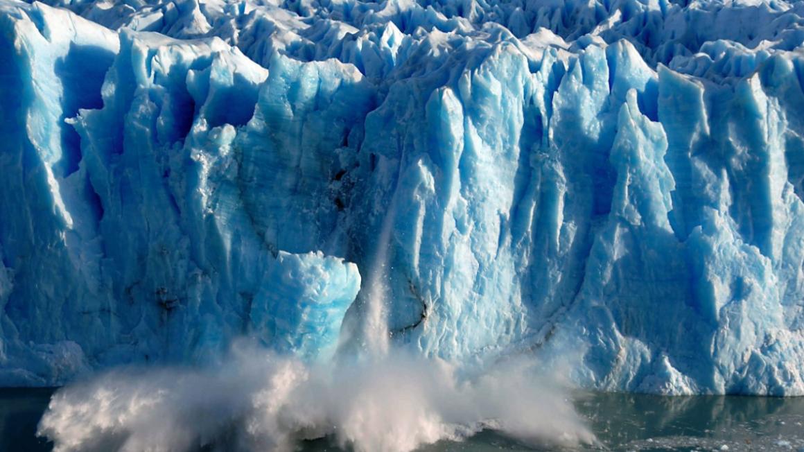 全球极端高温频发，北极冰已化4成，地球对人类的报复或许要来了
